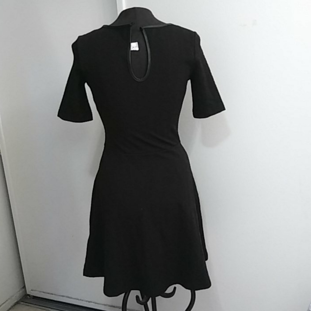 Dress - Picture 2 of 4